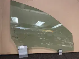 4m8845202a Audi 19-24 Q8 Front Right Passenger Side Door Window Glass Oem Small Scratch 4m8845202a Audi 19-24 Q8 Front Right Passenger Side Door Window Glass Oem Small Scratch