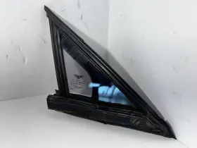 3y5845114e Bentley 280.be1h16 Front Right Sealed Vent Window Glass Mulsanne 10-20 3y5845114e Bentley 280.be1h16 Front Right Sealed Vent Window Glass Mulsanne 10-20