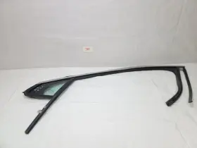 84832717 Buick 2018-2024 Enclave Front Left Driver Door Vent Glass Weatherstrip Oem