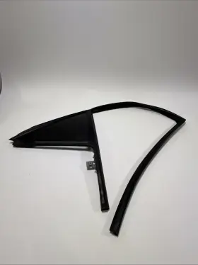 4790405 Cadillac 2013 Ats Right Rear Door Vent Glass With Gasket Used Oem 4790405 Cadillac 2013 Ats Right Rear Door Vent Glass With Gasket Used Oem