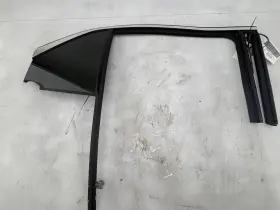 84533827 Cadillac 2019-2024 Xt4 Rear Right Door Vent Glass With Weatherstrip Oem 84533827 Cadillac 2019-2024 Xt4 Rear Right Door Vent Glass With Weatherstrip Oem