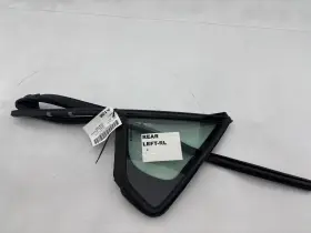 22810018 Chevrolet 2010-2017 Equinox Rear Left Door Vent Window Glass Oem