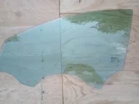 84283694 Chevrolet Malibu Front Left Driver Side Door Window Glass Oem 2016 - 2023 84283694 Chevrolet Malibu Front Left Driver Side Door Window Glass Oem 2016 - 2023