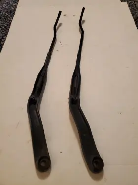 270-05601 Chevrolet Truck 2005-2009 Chevy Equinox Left And Right Windshield Wiper Arms Oem