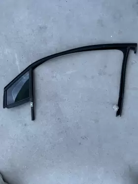 42686962 Chrysler 2016-2019 Chevrolet Cruze Oem Driver Side Door Left Front Window Vent Glass
