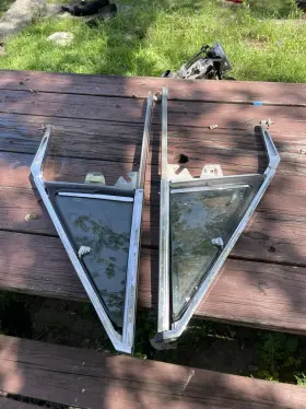 2811340 Dodge 1970-70 Charger Challenger Vent Windows L/r Sides Plym Oem 2811340 Dodge 1970-70 Charger Challenger Vent Windows L/r Sides Plym Oem