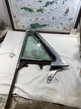 222-a Ford 1952 1953 1954 Mercury 2 Door Hardtop Convertible Right Vent Window Ass 222-a Ford 1952 1953 1954 Mercury 2 Door Hardtop Convertible Right Vent Window Ass