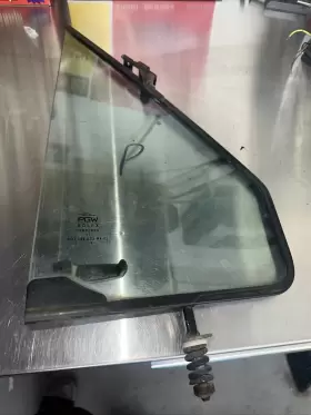F17b-98303a24 Ford 1992-1996 F-150 Vent Glass Rh Wing Window 1997 F-250 F-350 Bronco
