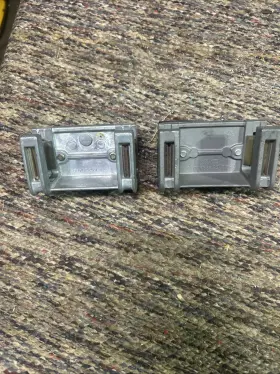 C9zb-65223a000-a Ford - Mustang C9zb-65223a00 Two Door Window Glass Guide Clamp Brackets C9zb-65223a000-a Ford - Mustang C9zb-65223a00 Two Door Window Glass Guide Clamp Brackets