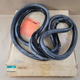 20373118 General Motors New Nos Gm Door Weather Strip 1978-88 Chevy Pontiac Olds Buick G Body 20373118 General Motors New Nos Gm Door Weather Strip 1978-88 Chevy Pontiac Olds Buick G Body
