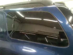 284-05648bl Gmc Truck Rear Side Window Driver Quarter Glass 129 Inch Wb With Telematics Onstar Fits 03 Env