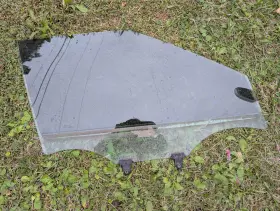 82421-2v000 Hyundai 12-17 Veloster Front Right Passenger Side Door Window Glass Oem #20