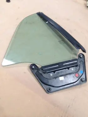 284.ja1v03 Jaguar 03 Xk8 Convertible Right Rear Quarter Glass Only As Shown 14546