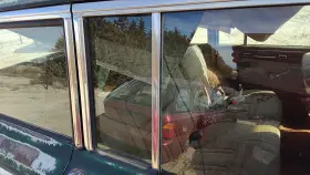 J5469520 Jeep 84-91 Grand Wagoneer Passenger Right Rear Vent Window Back Door Glass With Frame J5469520 Jeep 84-91 Grand Wagoneer Passenger Right Rear Vent Window Back Door Glass With Frame