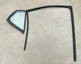 M532 Kia 865 As2 2011-2014 Optima Sedan Passenger/right Rear Small Window Glass Oem
