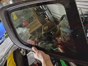 Kia 87810s9410 Telluride Left Quarter Window Black Surround Oem 2021 2024