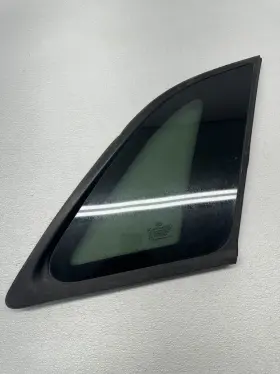 878201u000 Kia 2011 -2015 Sorento Rear Right Passenger Side Quarter Glass Window Oem 231989