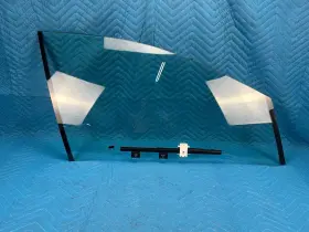 68101-50250 Lexus Ls500 Ls500h Front Passengers Door Window Glass Laminated 2018-2024 Oem