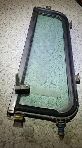 Dd10219gtn Mack Oem Left Door Vent Assembly Glass Trucks Cx Models Dd10219gtn Mack Oem Left Door Vent Assembly Glass Trucks Cx Models