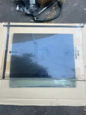 1237301518 Mercedes-benz W123 Wagon Rear Left Window Glass 300td 280te Only