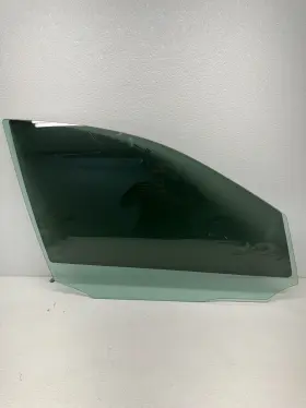A204725021 Mercedes-benz 2047250210 08 - 11 W204 C300 Front Right Door Window Glass Oem 221278