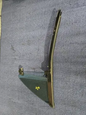 2197301055 Mercedes-benz 2006-2010 W219 Amg Cls63 Oem Rear Left Driver Side Door Quarter Glass Trim 2197301055 Mercedes-benz 2006-2010 W219 Amg Cls63 Oem Rear Left Driver Side Door Quarter Glass Trim