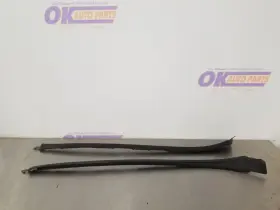 270-10621 Mercedes-benz 22 A220 177 Type Exterior Windshield Moulding 270-10621 Mercedes-benz 22 A220 177 Type Exterior Windshield Moulding