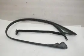 284-50439l Mercedes-benz 2013 E550 C207 Left Side Quarter Glass Window Rear Fixed With Molding