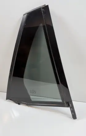 A2537300400 Mercedes-benz 16-22 Glc300 Rear Right Side Door Window Corner Fixed Glass Oem A2537300400 Mercedes-benz 16-22 Glc300 Rear Right Side Door Window Corner Fixed Glass Oem