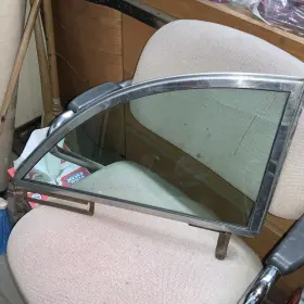 Ba-762995-4b Mercury 1952-1954 Oem Monterey Right Quarter Window Dg78 Ba-762995-4b Mercury 1952-1954 Oem Monterey Right Quarter Window Dg78