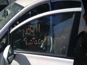 277-59598l Nissan Driver Left Front Door Glass Hatchback Note Fits 14-16 Versa 3595632