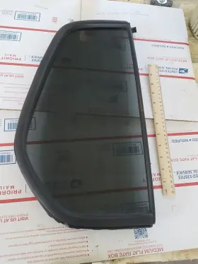Nissan 688958936048 Fits 2000-2004 Xterra Passenger Side Right Rear Vent Window Glass