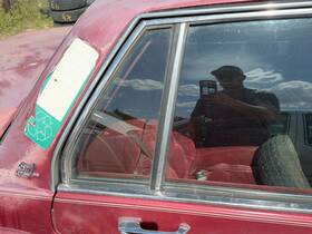 Oldsmobile 25058982 86-91 Olds 88 Passenger Right Rear Vent Window Back Door Glass With Frame Oem