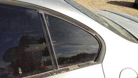 Pontiac 10364899 00-05 Bonneville Driver Left Rear Vent Window Back Door Glass With Frame