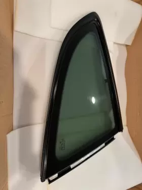051324nds Porsche 2018 Cayman Rear Right Quarter Glass