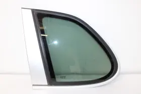 7l5845297 Porsche 06 Cayenne 955 - Driver Rear Quarter Glass