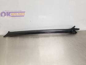 Rover 270-10278 19 Range Sport Hse Exterior Windshield Moulding Right Passenger