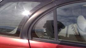 Saturn 21170918 1996-2000 Sw2 Passenger Right Rear Vent Window Back Door Glass With Frame