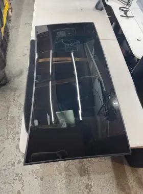 10149 Tesla 2016-2020 Model X Rear Right Passenger Side Falcon Door Roof Glass Crack 10149 Tesla 2016-2020 Model X Rear Right Passenger Side Falcon Door Roof Glass Crack