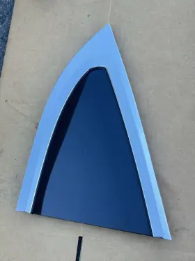 10223 Tesla Oem 2016-2020 Model X Rear Left Driver Side Quarter Window Glass