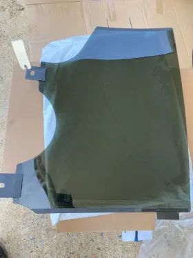 1052717-00-g Tesla Model X Door Glass Left Rear 2016 - 202o 1052717-00-g Tesla Model X Door Glass Left Rear 2016 - 202o