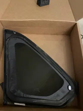 62720-60861 Toyota Genuine 2019-2024 Rav4 Quarter Window Rigth Hand 62720-60861 Toyota Genuine 2019-2024 Rav4 Quarter Window Rigth Hand