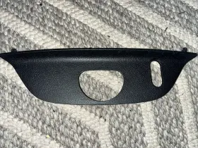 64798-0e040 Toyota 2008-2013 Highlander Back Glass Window Bezel Black 64798-0e040 Toyota 2008-2013 Highlander Back Glass Window Bezel Black