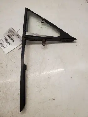 68121-89110 Toyota Pickup Front Right Door Vent Glass Complete Assy 1984-1989 68121-89110 Toyota Pickup Front Right Door Vent Glass Complete Assy 1984-1989