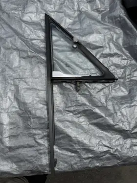 6812189108 Toyota 1979-1983 Pickup Rh Passenger Vent Glass 6812189108 Toyota 1979-1983 Pickup Rh Passenger Vent Glass