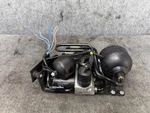 Hydraulic Valve Block Suspension Pump Mercedes R230 SL550 SL500 Oem Used. Price: $200.00.