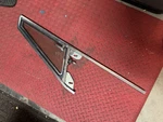 1981-92 Alfa Romeo Spider Quad Veloce Front Right Door Window Vent Glass Latch Used. Price: $139.88.