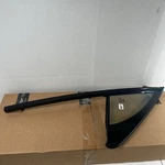 New 2015 - 2022 Bentley Bentayga Front Right Quarter Glass 36A845114G Oem. Price: $247.50.