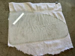 1965 - 1977 Volkswagen Beetle Rear Side Quarter Glass Vw Left Or Right Used. Price: $49.89.
