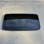 Dw 2011-2020 Toyota Sienna Front Upper Moon Glass 43R-001390 Used. Price: $349.99.